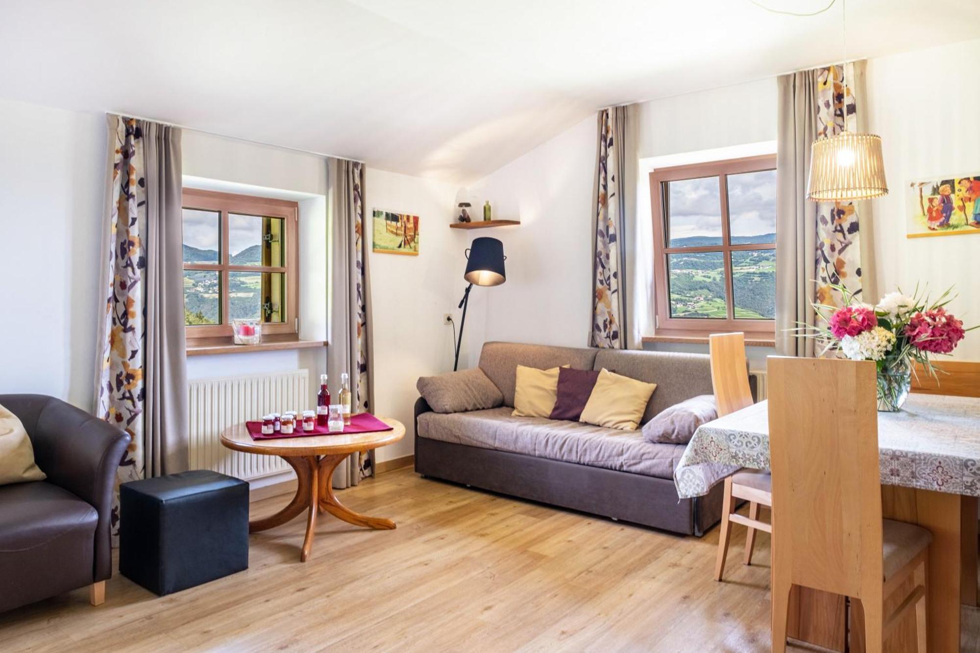 Haensel Und Gretel Schlosshof Umes エクステリア 写真